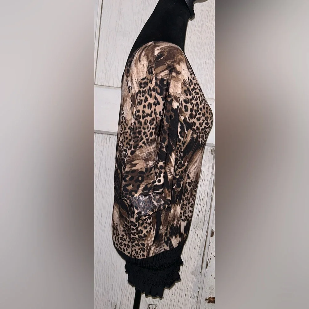 🐆🐆Boho Animal Print Short Sleeve Top🐆🐆 - Picture 4 of 6